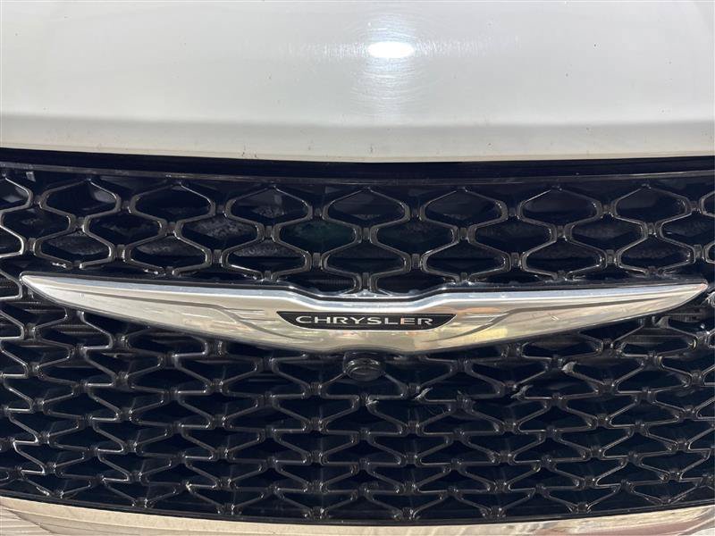 Used 2023 Chrysler Pacifica Touring-L FWD image 24