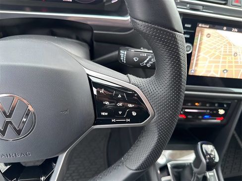 Used 2024 Volkswagen Tiguan SEL R-Line image 32