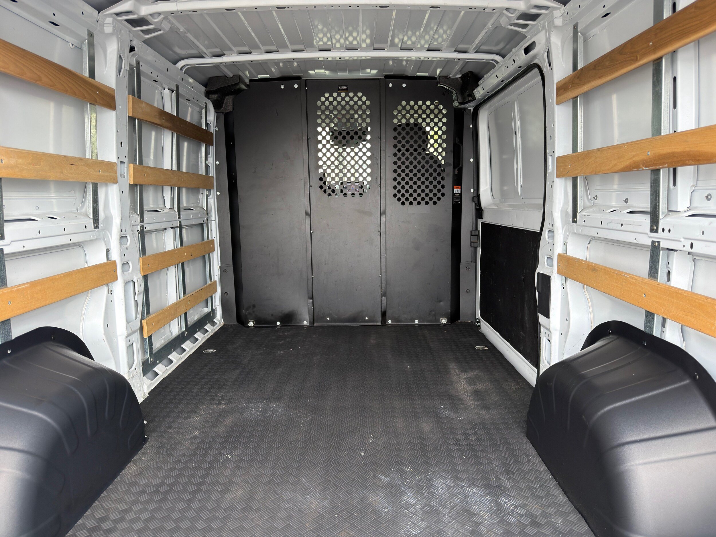 Used 2025 RAM ProMaster 2500 w/ U-Haul Equipment Group FWD image 20