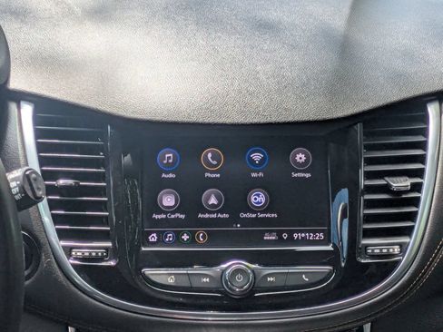 Used 2020 Chevrolet Trax Premier FWD image 18