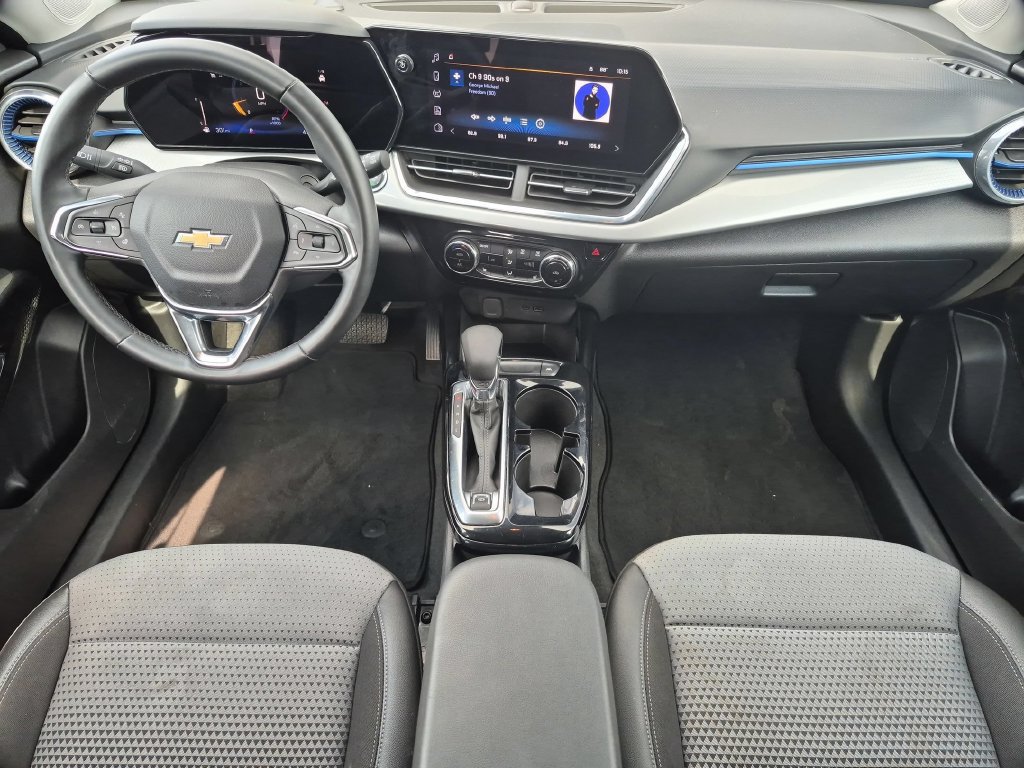 Used 2025 Chevrolet Trax LT w/ LT Convenience Package FWD image 26