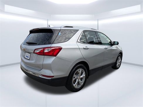 Used 2020 Chevrolet Equinox Premier image 4