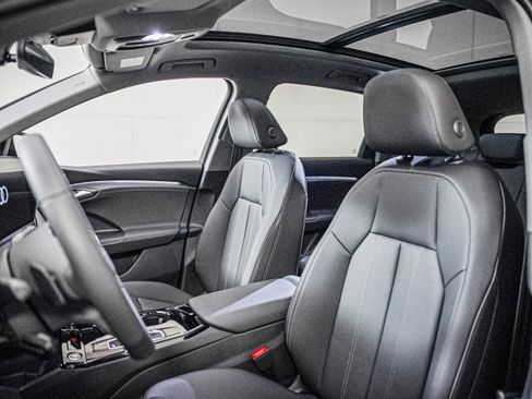 New 2025 Audi Q6 e-tron Premium image 11