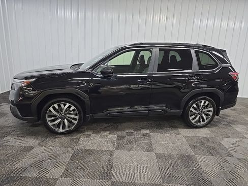 Used 2025 Subaru Forester Touring AWD/4WD image 5