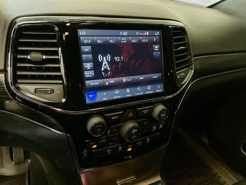 Used 2020 Jeep Grand Cherokee Limited image 26