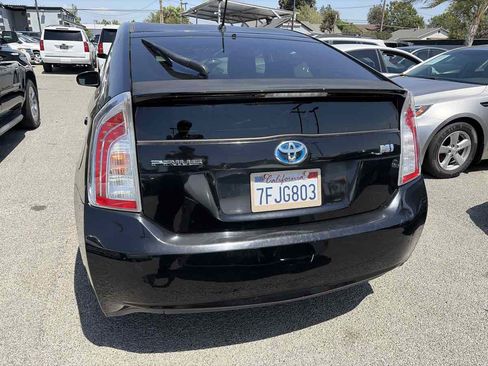 Used 2014 Toyota Prius Two FWD image 3