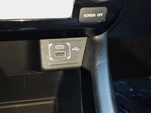 Used 2024 Jeep Compass Limited image 28