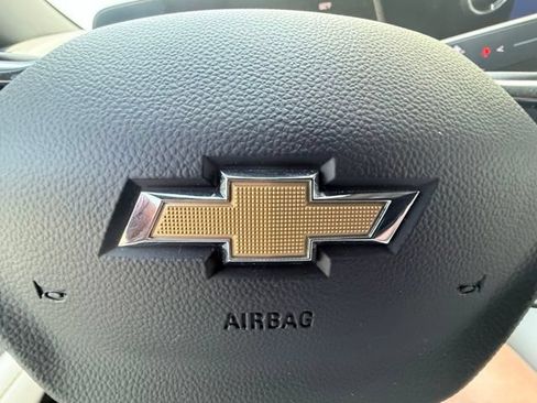 Certified 2025 Chevrolet Suburban Premier AWD/4WD image 39