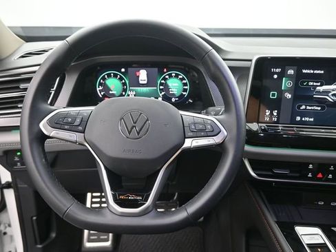 New 2025 Volkswagen Atlas Peak Edition SE image 32