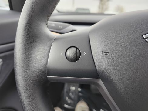 Used 2019 Tesla Model 3 Mid Range image 33