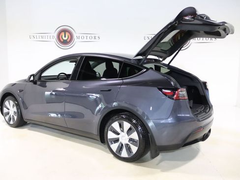 Used 2022 Tesla Model Y Long Range AWD/4WD image 23