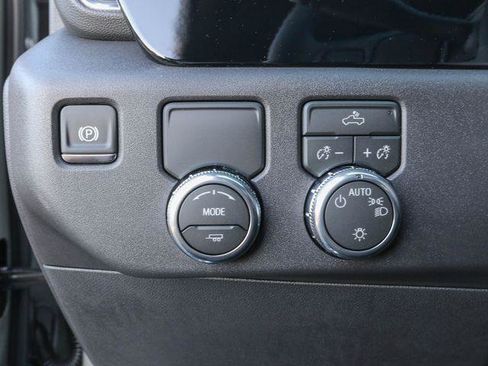 New 2026 GMC Sierra 1500 SLE image 22