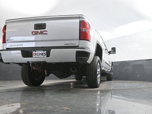 Used 2019 GMC Sierra 3500 Denali w/ Duramax Plus Package AWD/4WD image 38