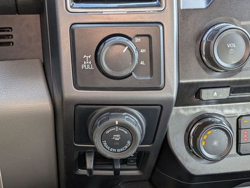 Used 2018 Ford F150 XLT w/ Equipment Group 302A Luxury AWD/4WD image 19