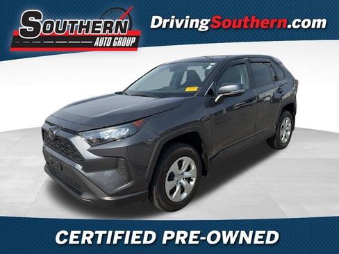 Used 2022 Toyota RAV4 LE image 1