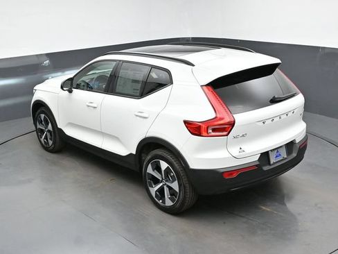 New 2026 Volvo XC40 B5 Plus w/ Climate Package AWD/4WD image 48