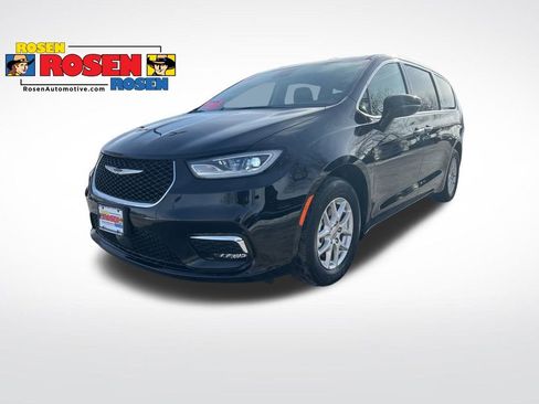 Used 2024 Chrysler Pacifica Touring-L image 1