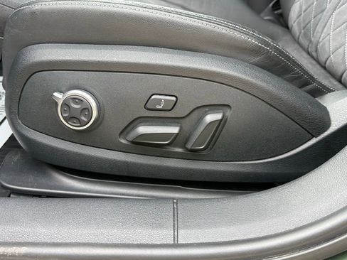 Used 2023 Audi S4 Premium Plus w/ Premium Plus Package AWD/4WD image 23