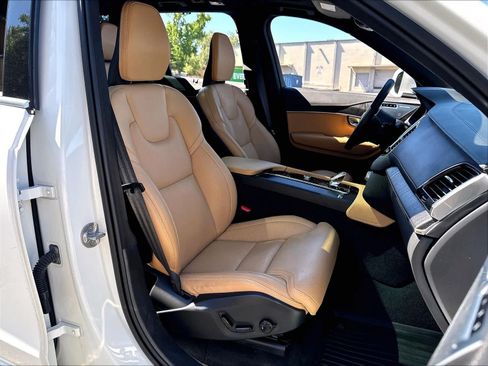 Used 2024 Volvo XC90 T8 Ultimate w/ Lounge Package AWD/4WD image 10