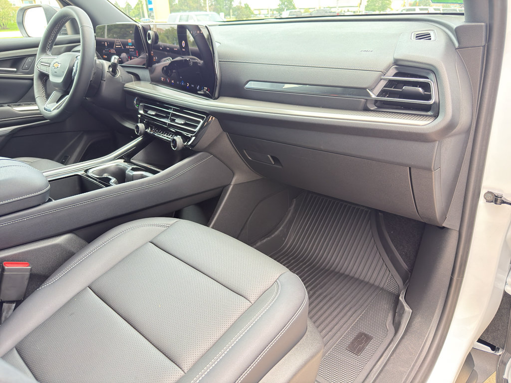New 2026 Chevrolet Traverse LT w/ Driver Confidence Package FWD image 41