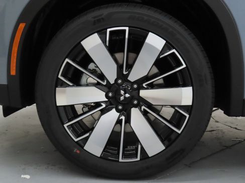 New 2026 Mitsubishi Outlander SE image 25