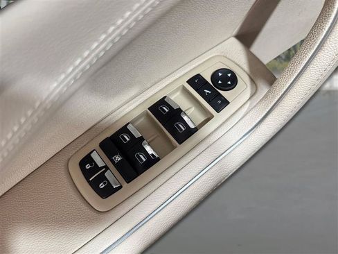 Used 2018 Maserati Levante AWD/4WD image 32