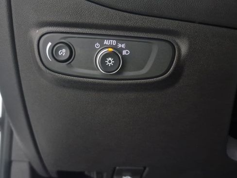 Certified 2021 Chevrolet Equinox LS image 22