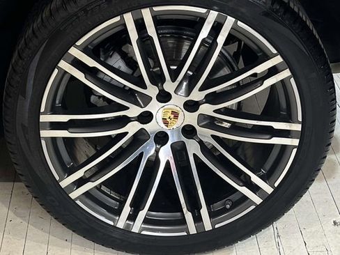 Used 2015 Porsche Macan S AWD/4WD image 13
