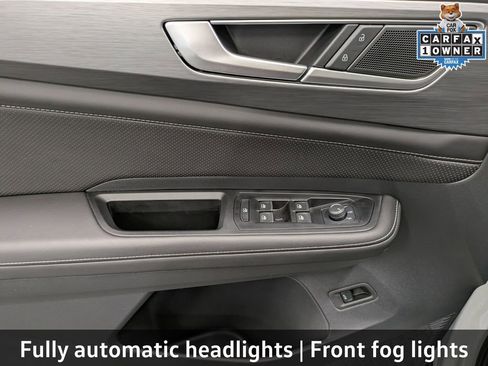 Used 2025 Volkswagen Atlas Cross Sport SE w/ Panoramic Sunroof Package FWD image 12
