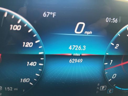 Used 2021 Mercedes-Benz GLB 250 4MATIC image 4