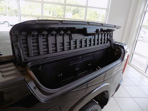 Used 2025 RAM 1500 Limited AWD/4WD image 12