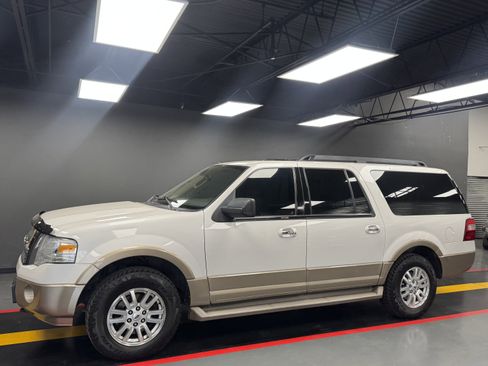 Used 2012 Ford Expedition EL XLT image 2
