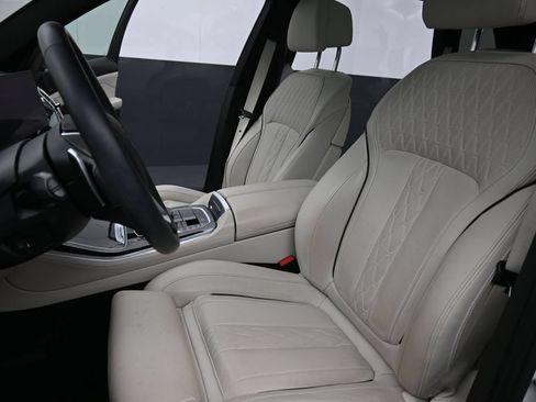 Used 2024 BMW X5 xDrive40i w/ Premium Package AWD/4WD image 11