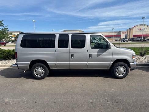 Used 2010 Ford E-350 and Econoline 350 XLT RWD image 4