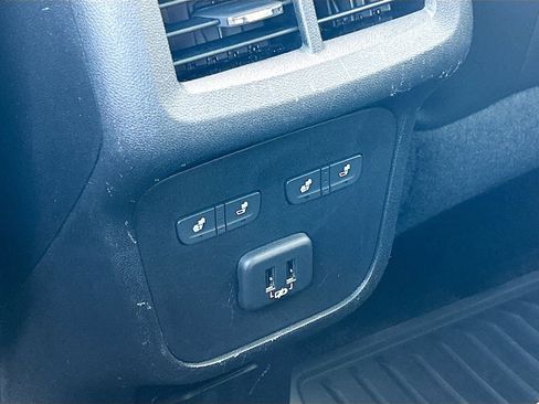 Used 2019 Chevrolet Equinox Premier image 24