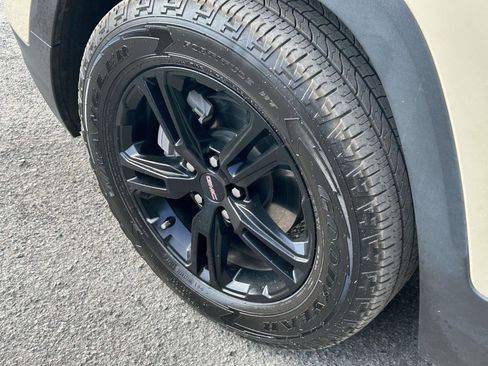 Used 2023 GMC Terrain AT4 w/ Infotainment Package II image 9