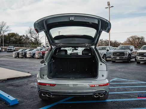 Used 2023 Audi SQ5 Premium Plus w/ Premium Plus Package image 9