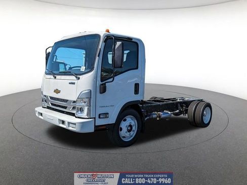 New 2024 Chevrolet Low Cab Forward image 17