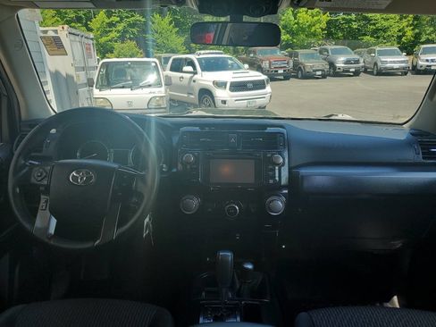 Used 2014 Toyota 4Runner Trail AWD/4WD image 13