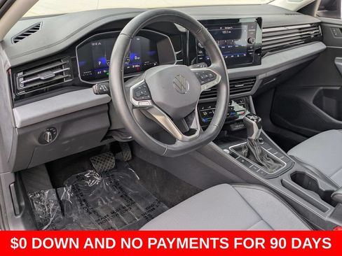 Used 2025 Volkswagen Jetta SE FWD image 14