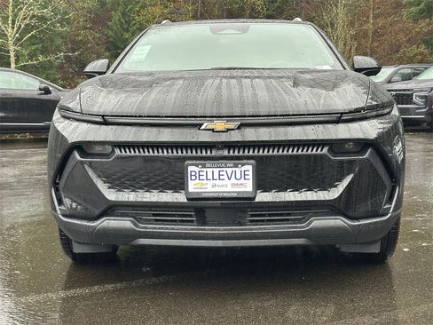 New 2026 Chevrolet Equinox EV LT image 8