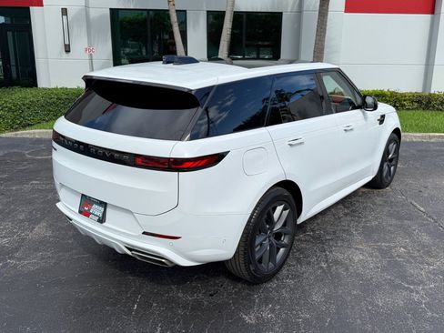 Used 2025 Land Rover Range Rover Sport Dynamic SE AWD/4WD image 17