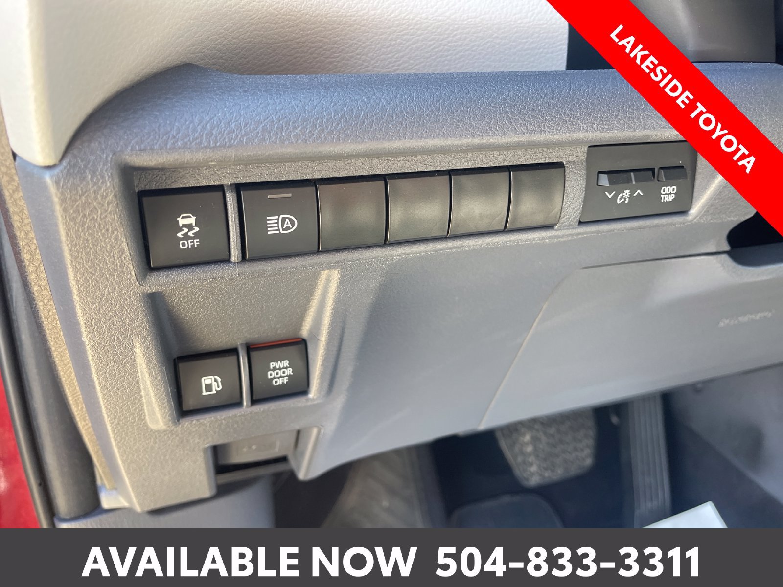 Used 2023 Toyota Sienna XLE FWD image 27