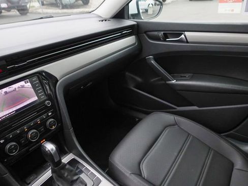 Used 2021 Volkswagen Passat 2.0T SE image 20