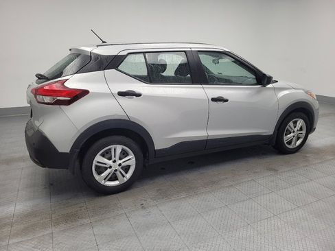 Used 2020 Nissan Kicks S image 10