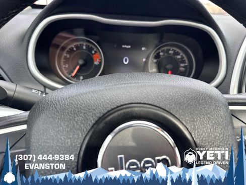 Used 2017 Jeep Cherokee Limited w/ Luxury Group image 26