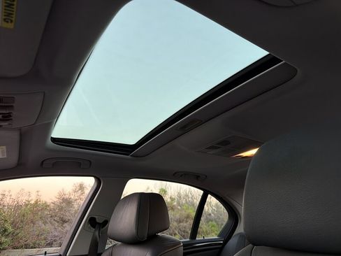 Used 2009 BMW 528i Sedan image 17