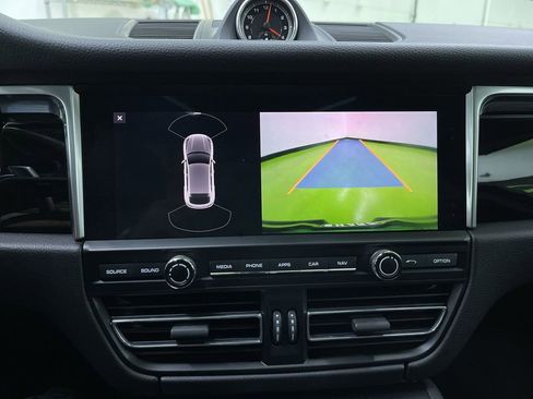 Used 2020 Porsche Macan image 22