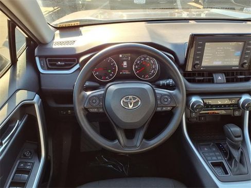 Used 2022 Toyota RAV4 XLE image 16
