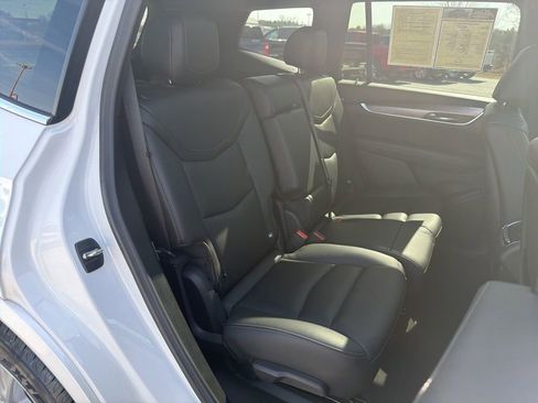 Used 2023 Cadillac XT6 Luxury image 19